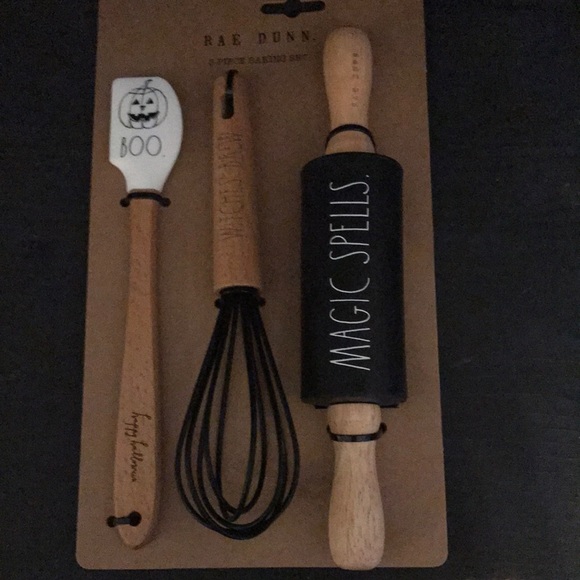 Rae Dunn Baking Set